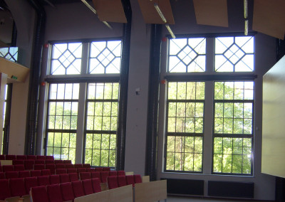 okna ze szprosami z profili stalowych AHG