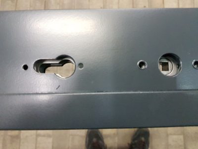 drzwi stalowe zamek produkcja