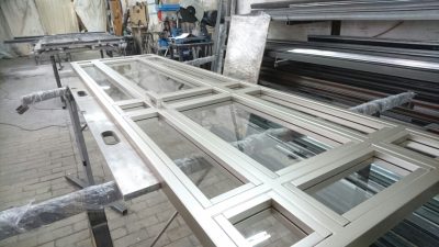 okna i drzwi z profili stalowych producent